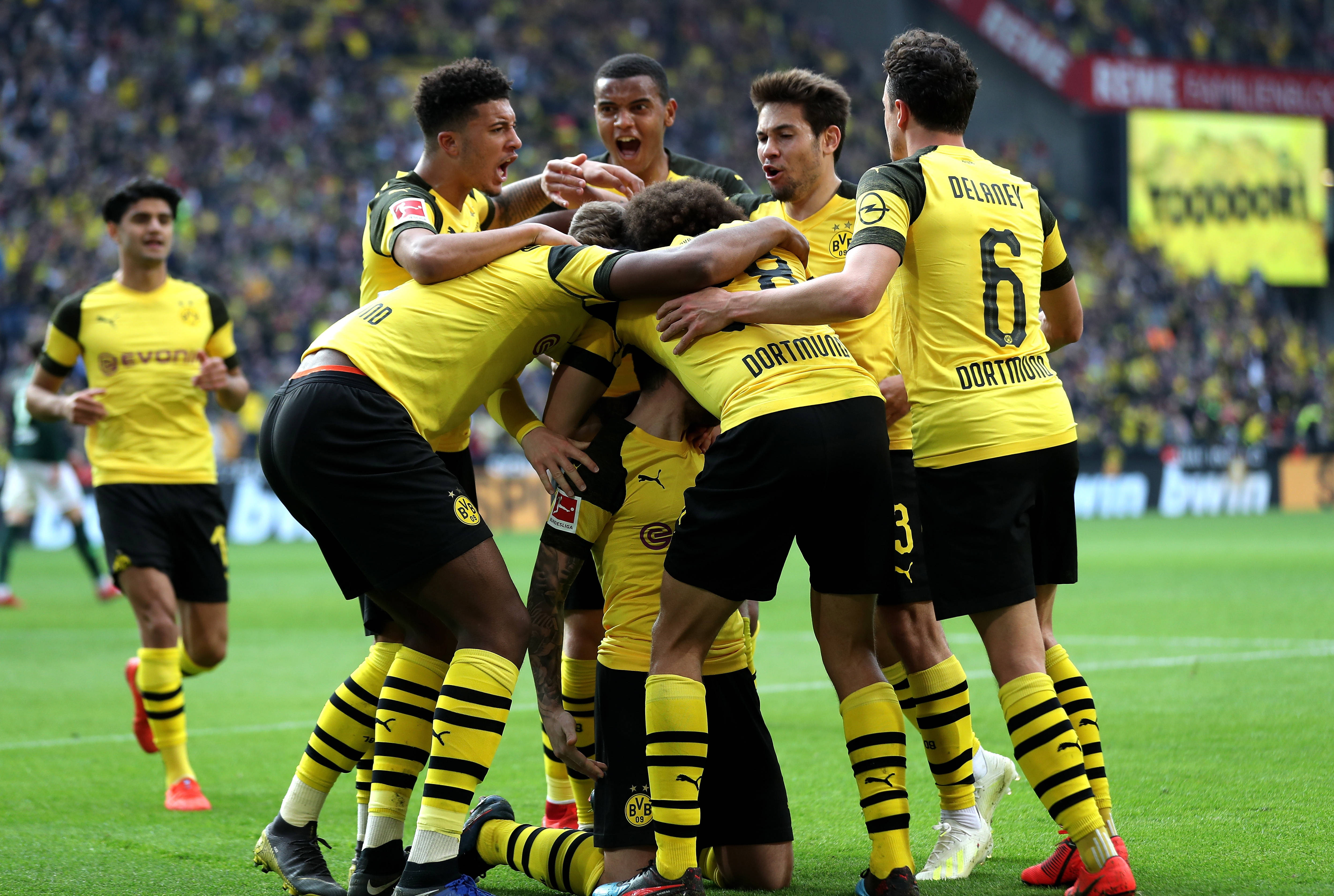 里程碑夜!多特蒙德临场应变;意甲冲刺阶段刷纪录;震撼外界;球探报告显示潜力  里程碑夜!多特蒙德临场应变;意甲冲刺阶段刷纪录;震撼外界;球探报告显示潜力