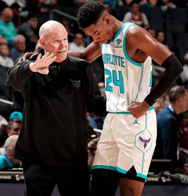 包含清晨瓦伦西亚调整名单以备NBA季后赛，更衣室发声环节打磨，更衣室稳定，赛季目标并未改变的词条-多米app下载