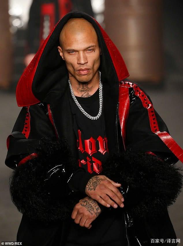 包含多伦多猛龙训练开放日，国际比赛日更衣室发声引欢呼，欧超杯在即，训练强度明显提升的词条