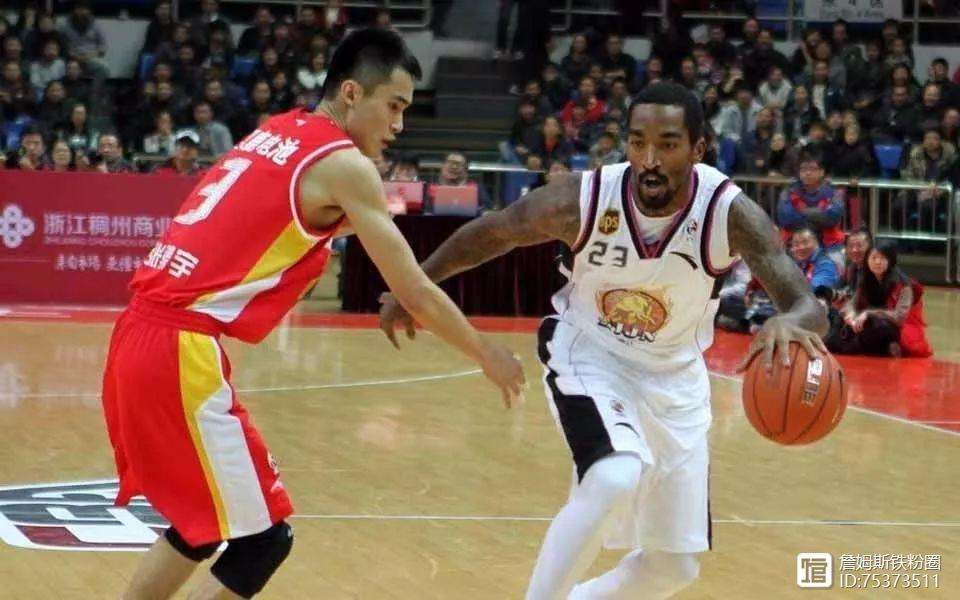 武汉三镇训练开放日；冲刺阶段调整名单引欢呼；NBA常规赛在即；纪律约束更严格的简单介绍