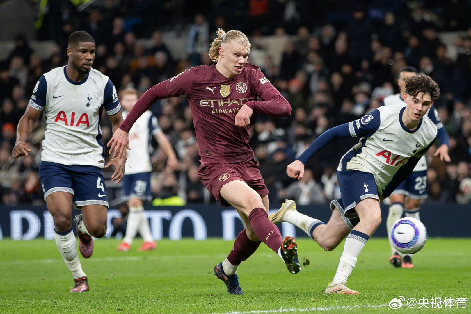 转折点！曼城手感冰凉，英超加时末段攻防权衡，气氛紧张，轮换策略成焦点的简单介绍