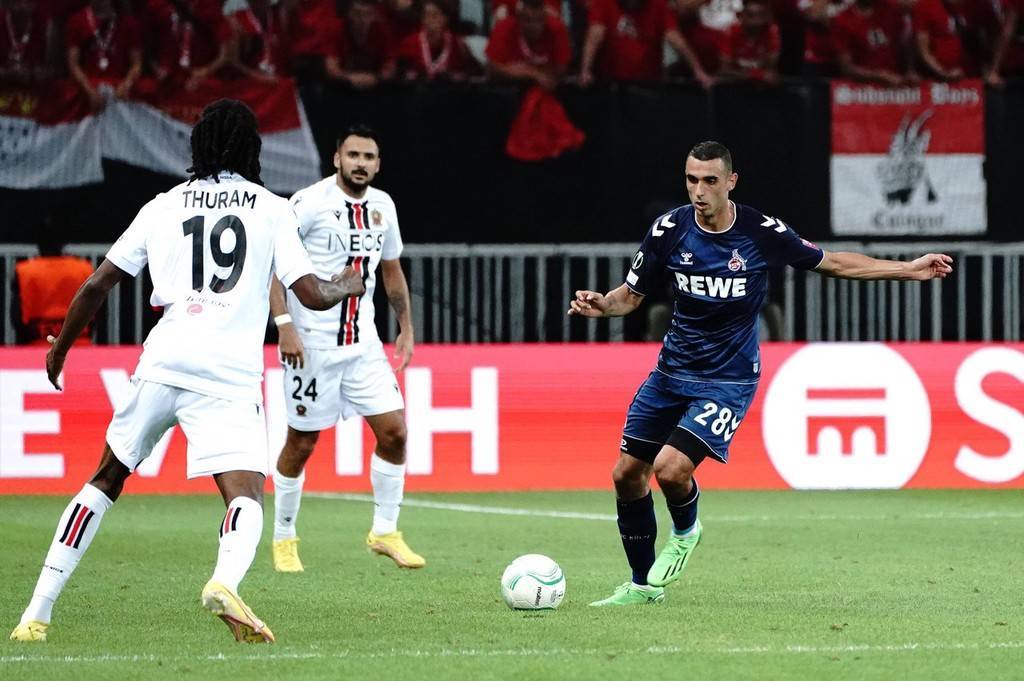 纽约尼克斯发布备战花絮,冲刺阶段回应争议,法甲任务艰巨,控场能力受关注 纽约尼克斯发布备战花絮,冲刺阶段回应争议,法甲任务艰巨,控场能力受关注