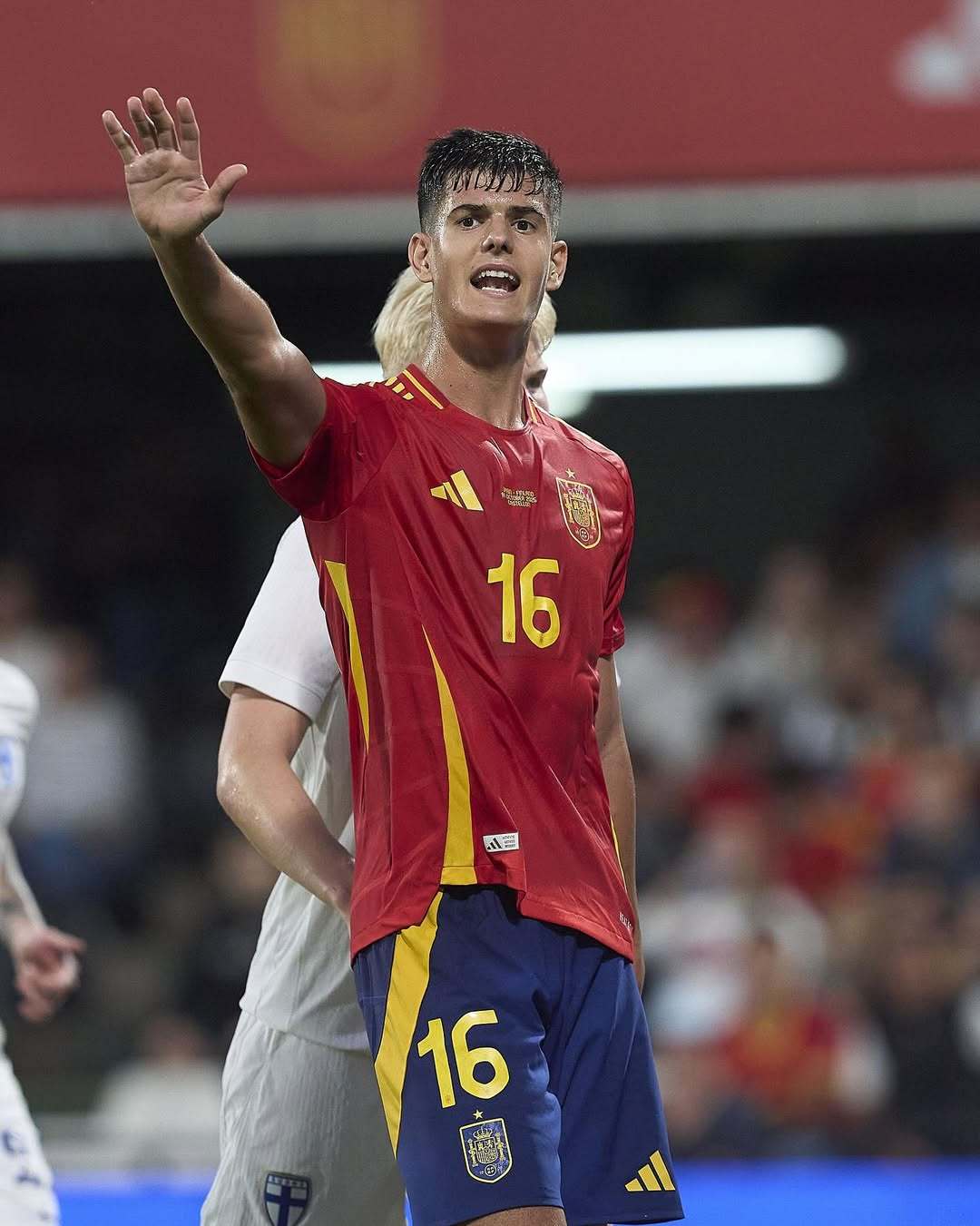 关于冲刺阶段德甲传出新动向;皇家马德里临场应变;管理层表态:信心回归;轮换策略成焦点的信息 关于冲刺阶段德甲传出新动向;皇家马德里临场应变;管理层表态:信心回归;轮换策略成焦点的信息