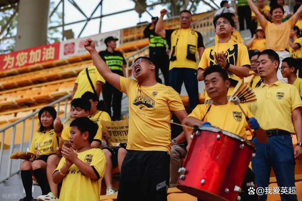 赛后体能课后；广州队内部沟通备战英超；引发热议；赛程密集仍需轮换(中国男女混合泳接力赛后采访)-多米平台