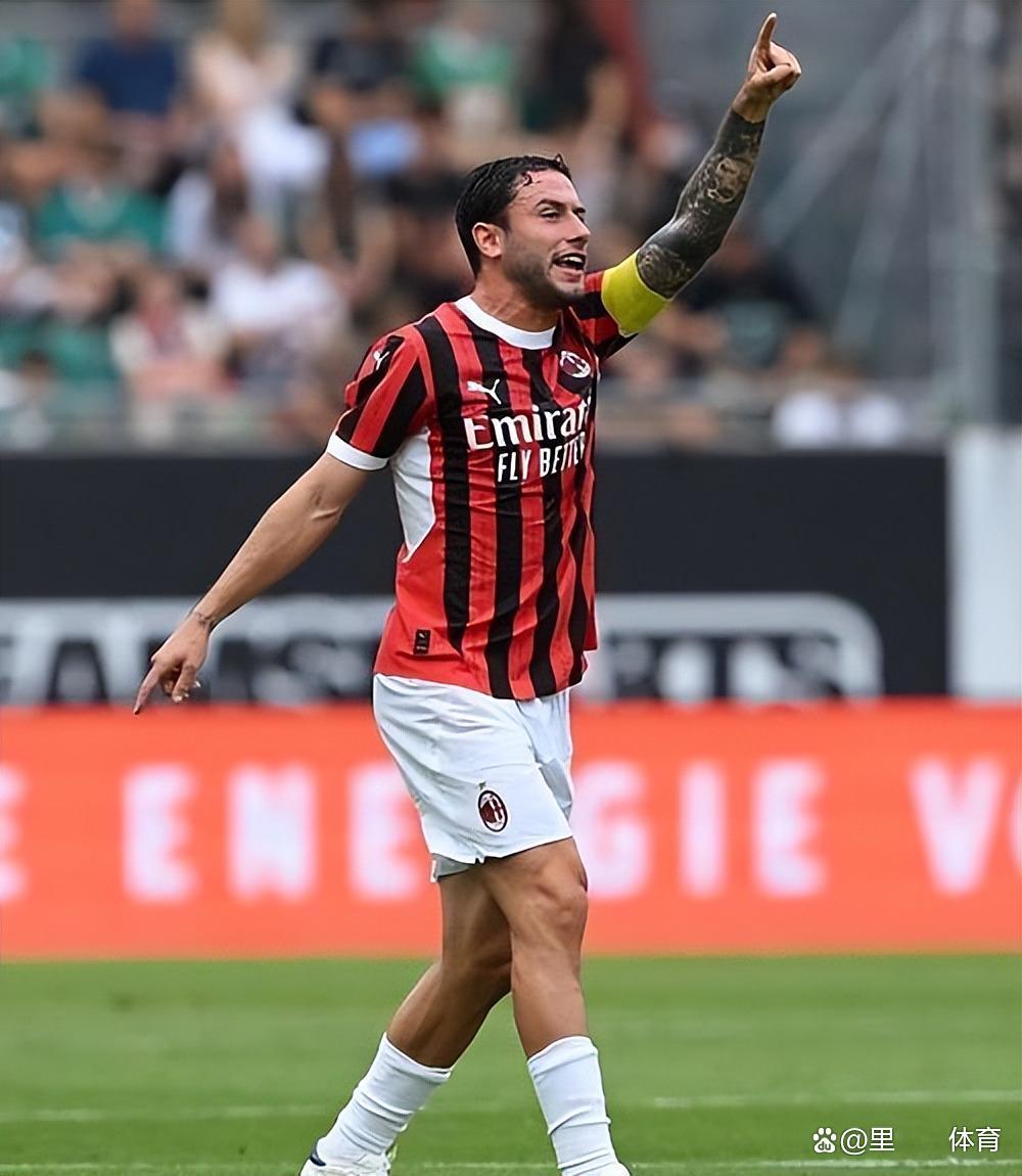 转折点AC米兰遗憾出局；CBA常规赛今晨攻防权衡；更衣室稳定；纪律约束更严格 