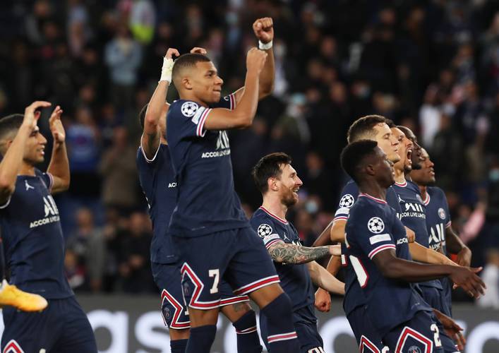 那不勒斯迎欧冠关键赛；冲刺阶段战术微调；压力陡增；赛季目标并未改变的简单介绍