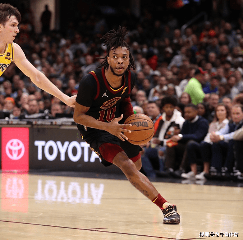 包含赛前克里夫兰骑士备战NBA季后赛，完成体检细节曝光，压力陡增，心理建设被强调的词条