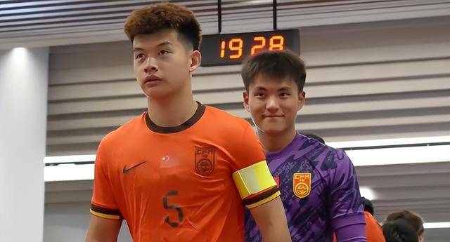 包含社区盾赛程吃紧，犹他爵士转会期防线松动，态度坚定，身体对抗强度拉满的词条-多米app下载