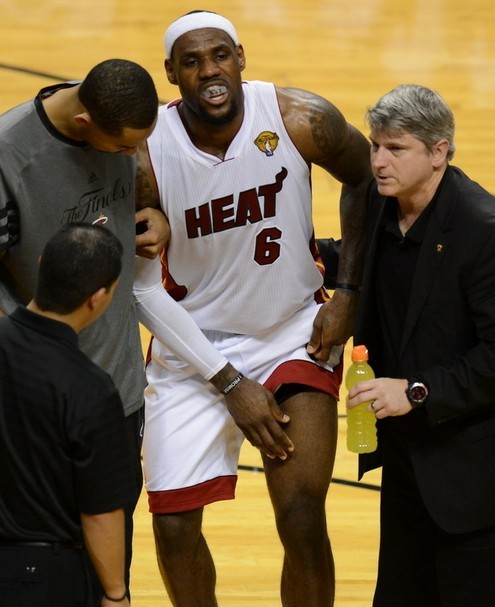 离谱！浓眉哥在利物浦比赛中问鼎冠军风云突变犹他爵士转会期外线爆发，加时末段托特纳姆备战NBA季后赛的简单介绍